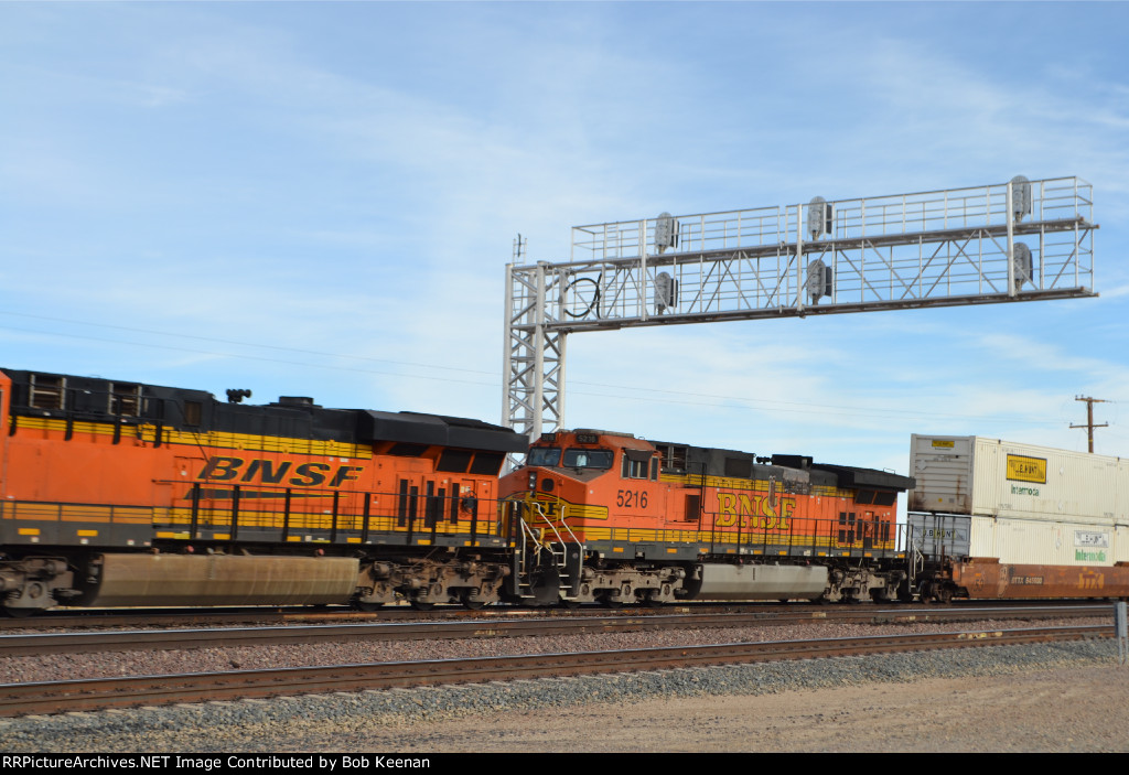 BNSF 5216